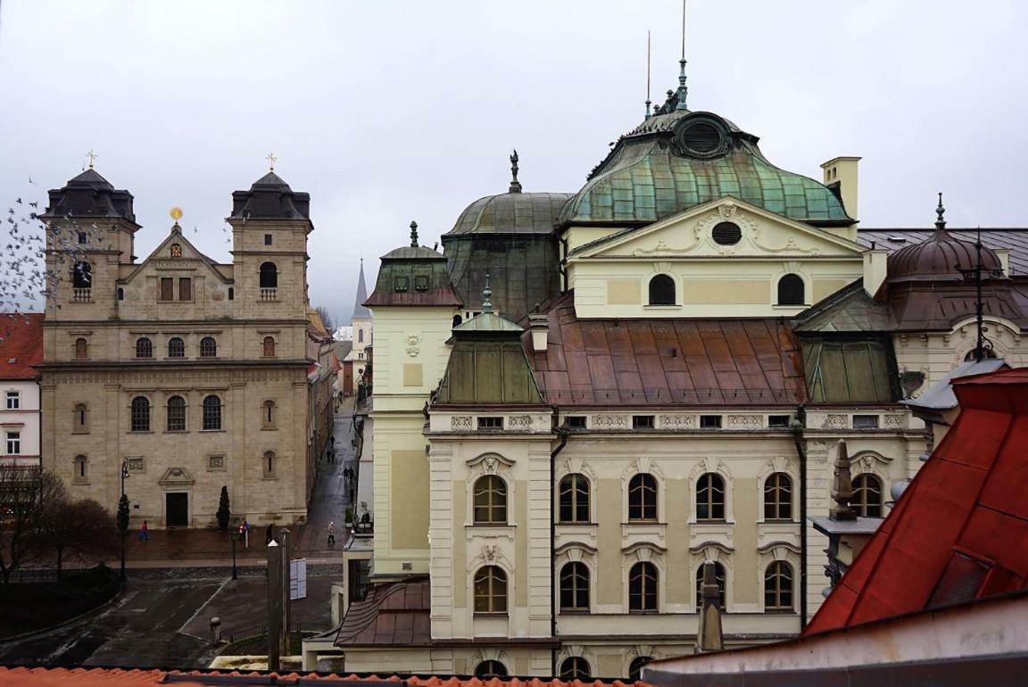 Luxury Oldtown Loft 320M2 On Hlavna Street Lägenhet Košice Exteriör bild